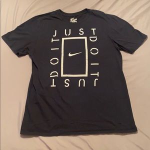 Nike T-shirt